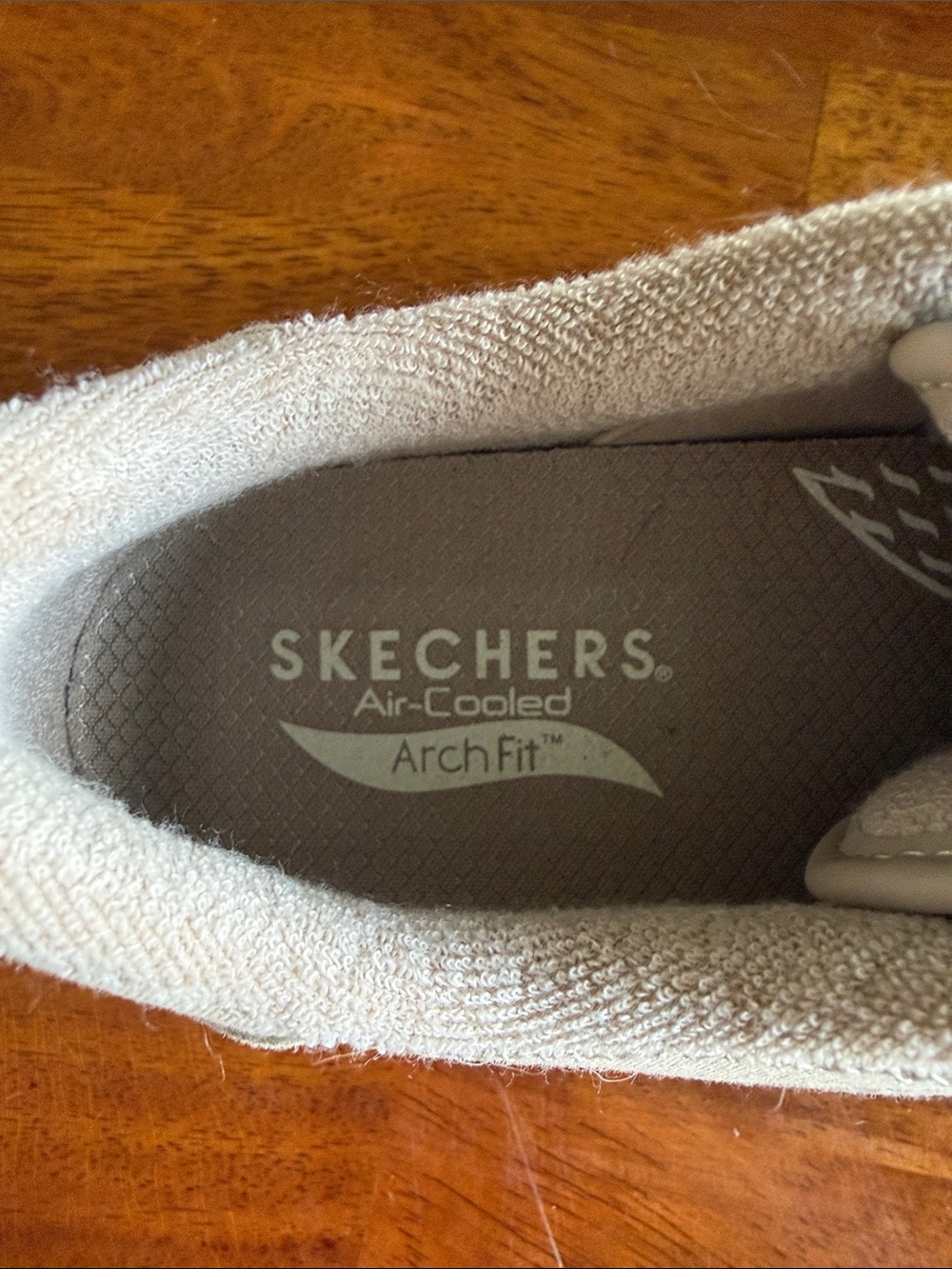 Sketchers Air Cooled Arch Fit Sz 9 - Picture 5 of 5